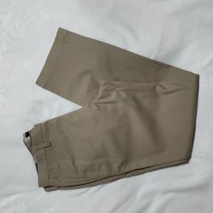 NWT Men’s Banana Republic Emerson Chino Pants with pockets, Size: 33x34, Khakis.
